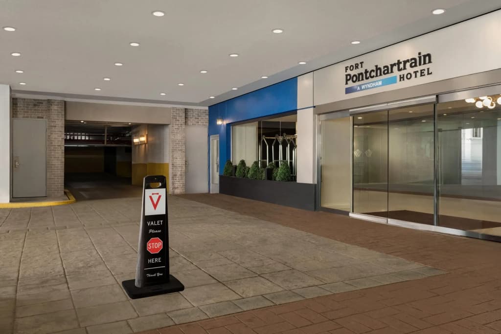Fort Pontchartrain Detroit, a Wyndham Hotel