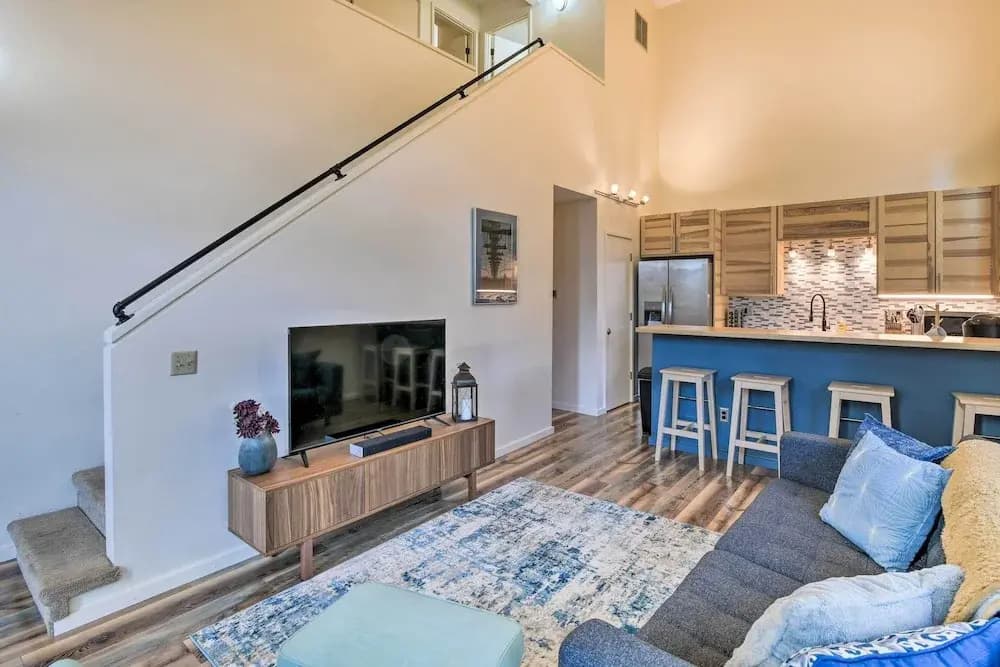 Stylish Anchorage Townhome ~ 1 Mi to Downtown
