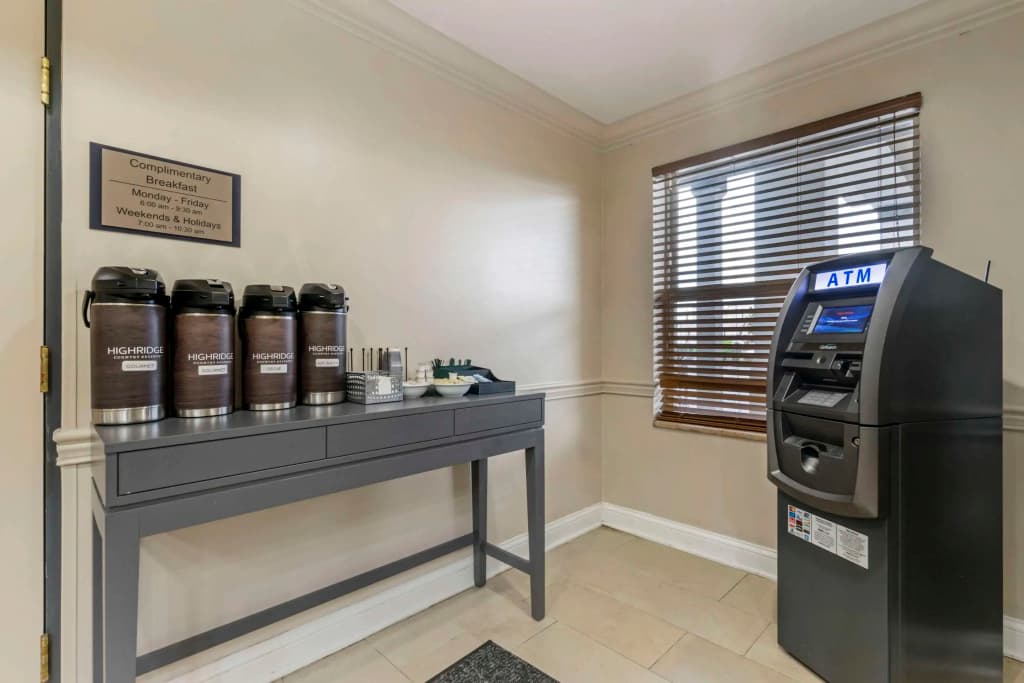 Country Inn & Suites by Radisson, Tampa Airport North, FL