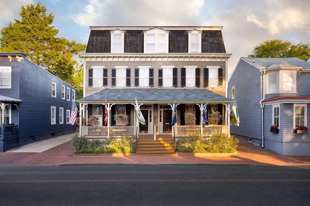 Flag House Inn