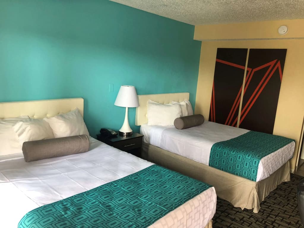 Howard Johnson by Wyndham Hartford South – Rocky Hill