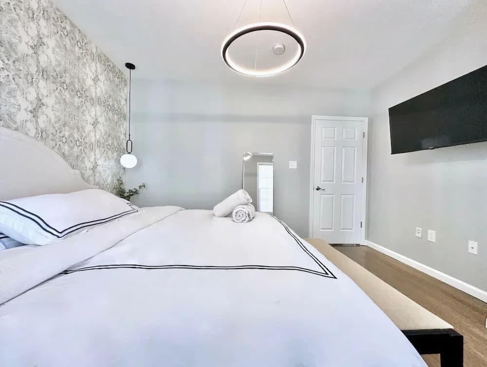 The Beverly at Mt. Lebanon by Luxe PGH