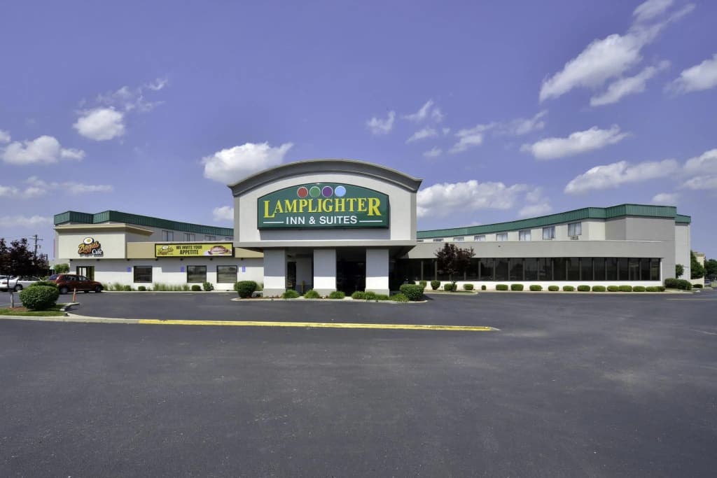 Lamplighter Inn & Suites - South