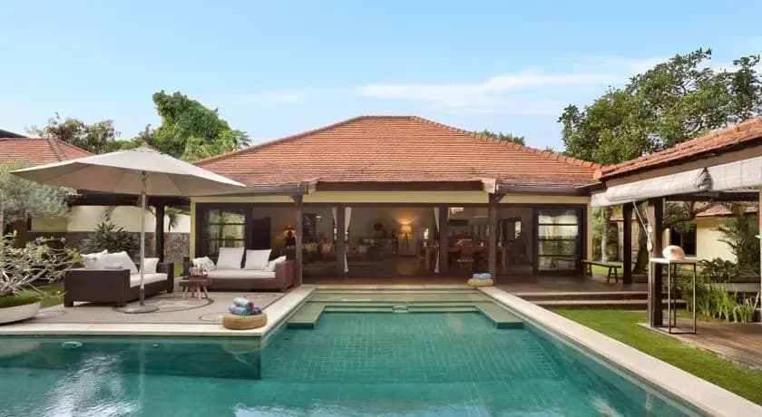 4bedroom spacious Villa Acacias