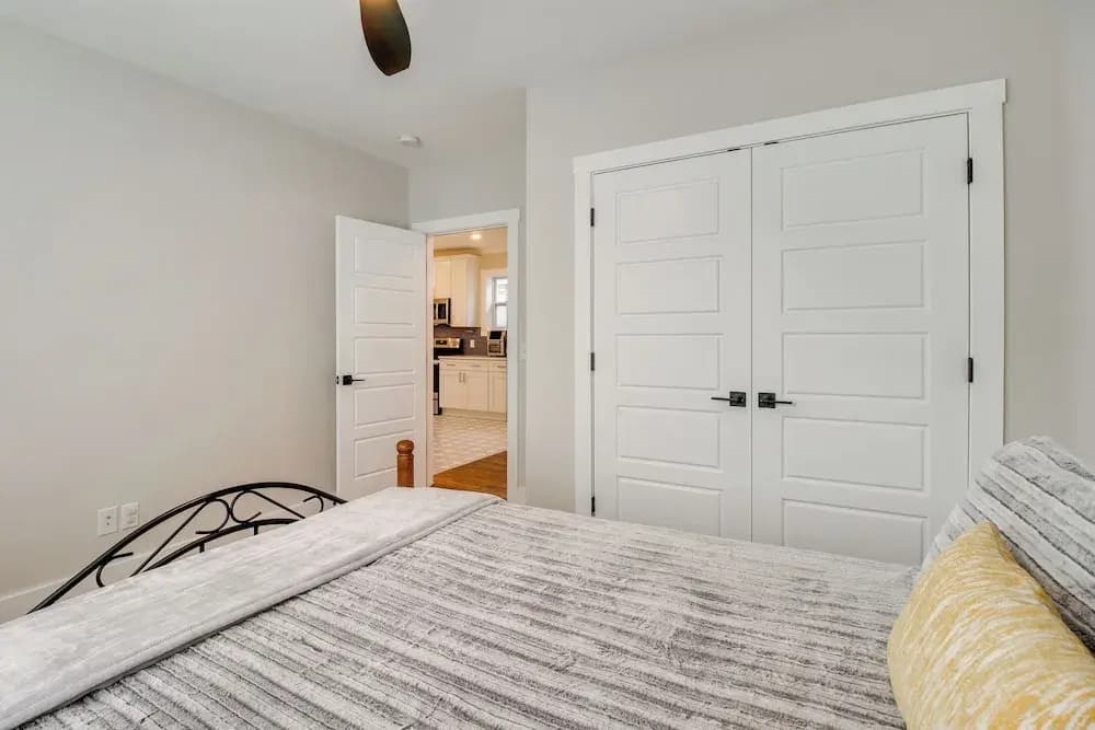 Private Balcony: Spacious, Updated Savannah Apt!