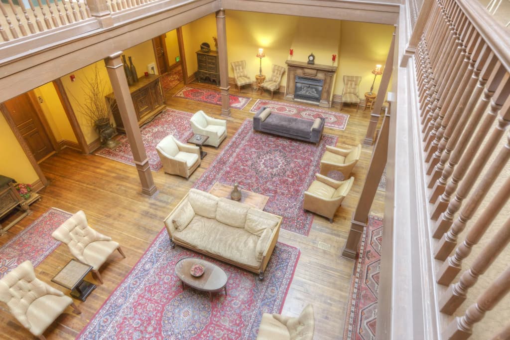 Montvale Hotel
