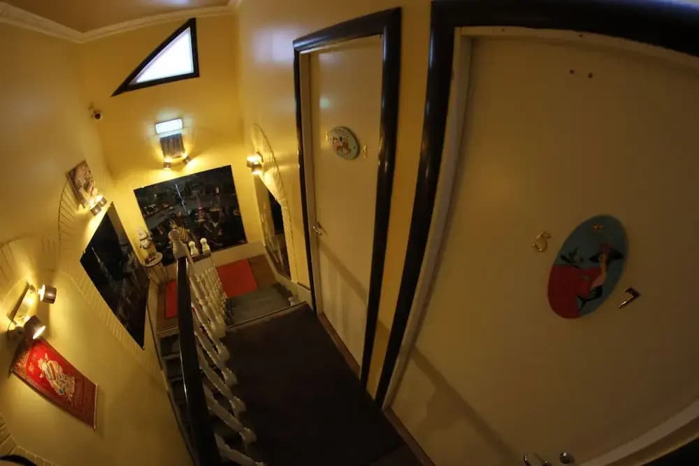 Photo 10