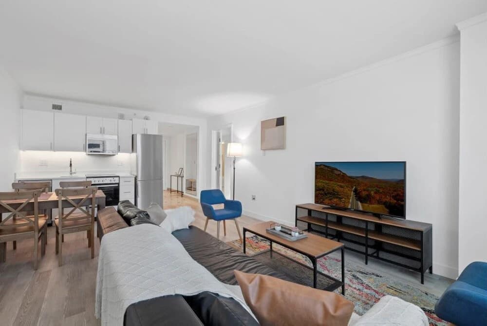 Cozysuites Beachfront 2BR 3BA Condo