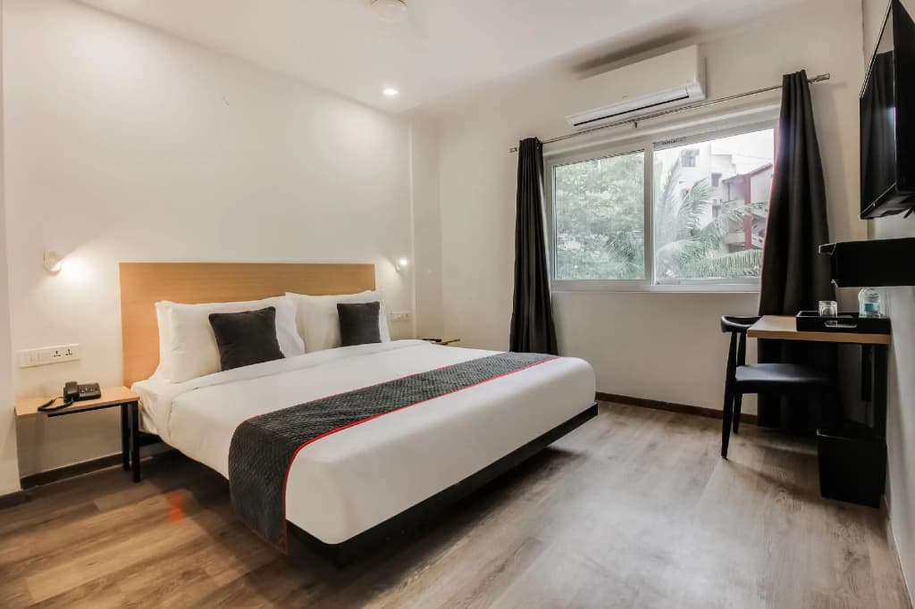 Super Townhouse 359 Begumpet Near Hyderabad Central