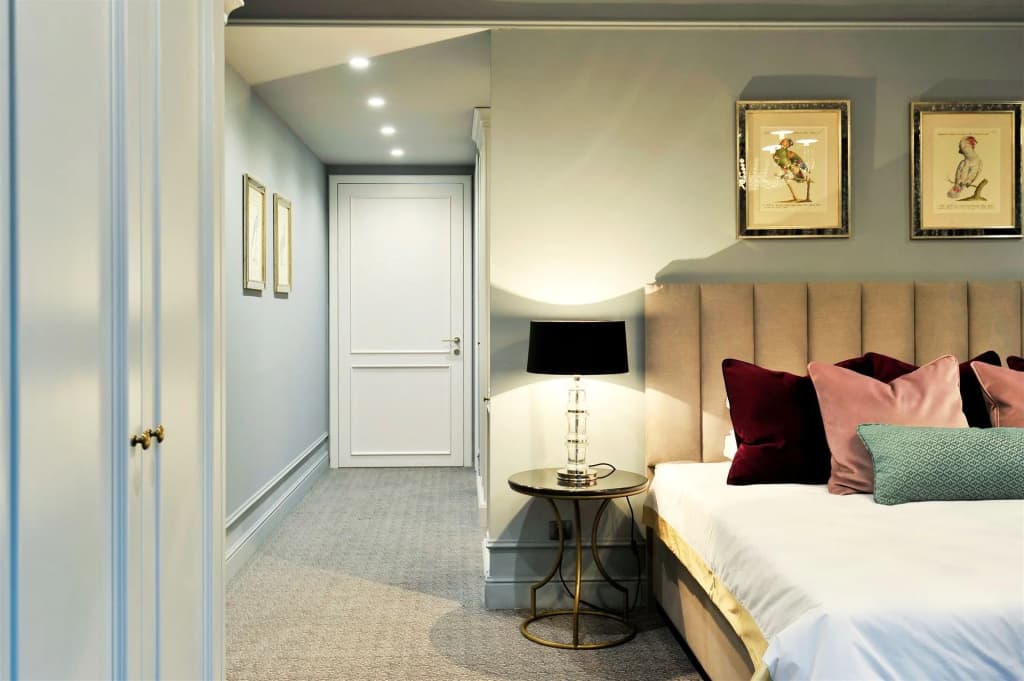 Royal Blue Hotel