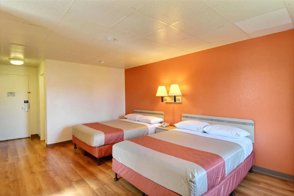 Motel 6 Nashua, NH - North