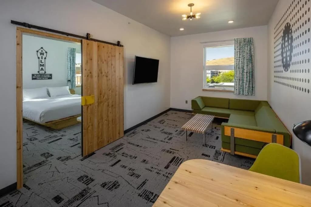 Days Inn and Suites by Wyndham Downtown Missoula-University