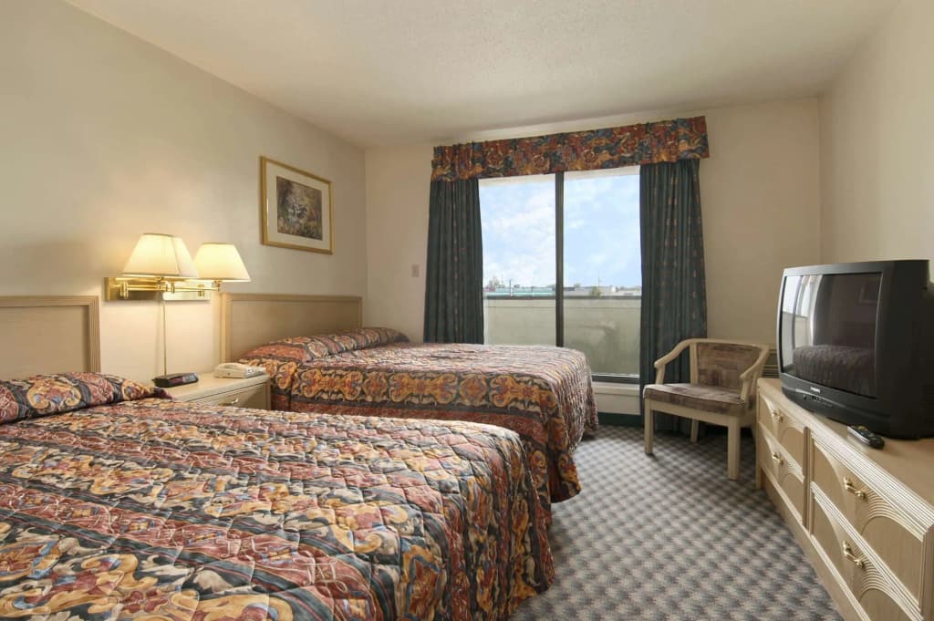 Super 8 by Wyndham Red Deer