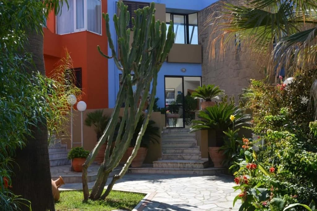 Photo 9