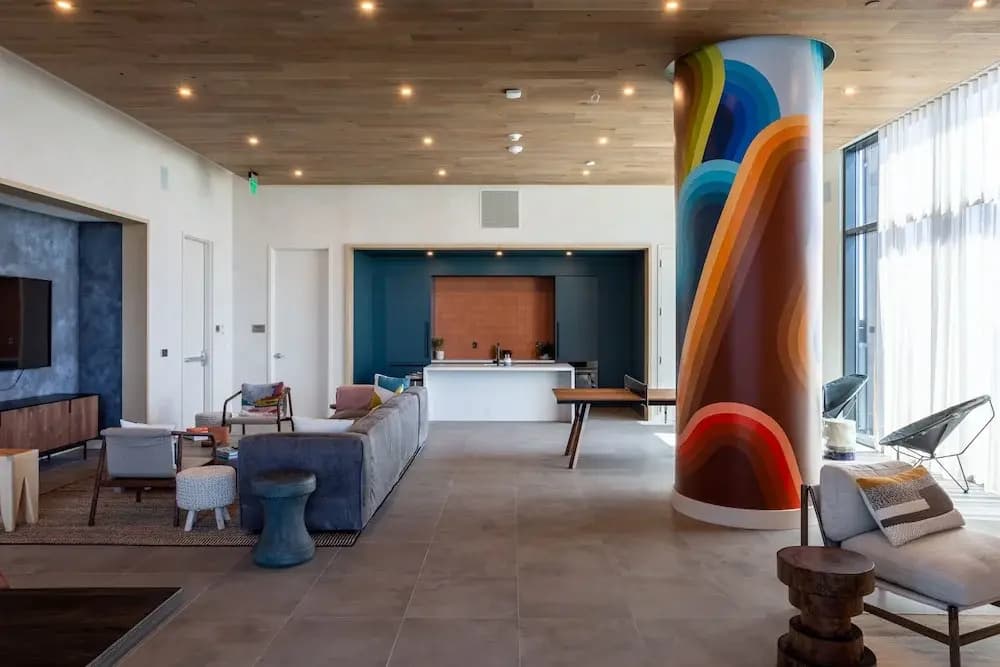 20th floor condo with pool on Rainey St by Locale