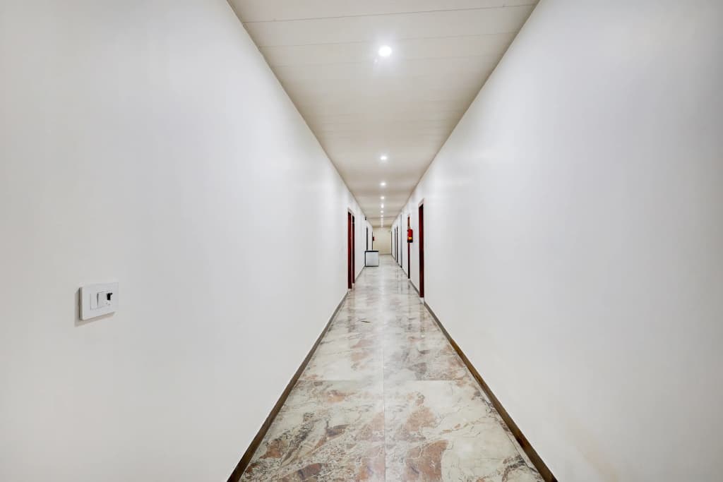 Townhouse Sarai Metro Station Formerly Palla