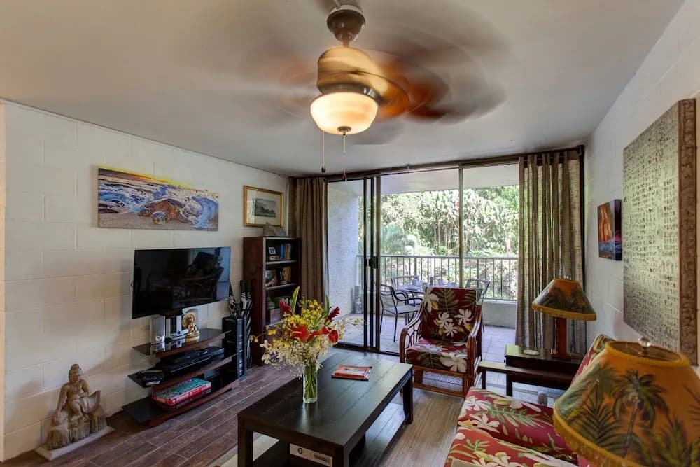 Maluhia Kahakai 2 Bedroom Condo by RedAwning