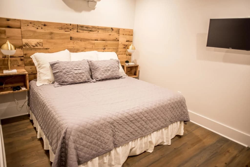 493 King Luxury Suites