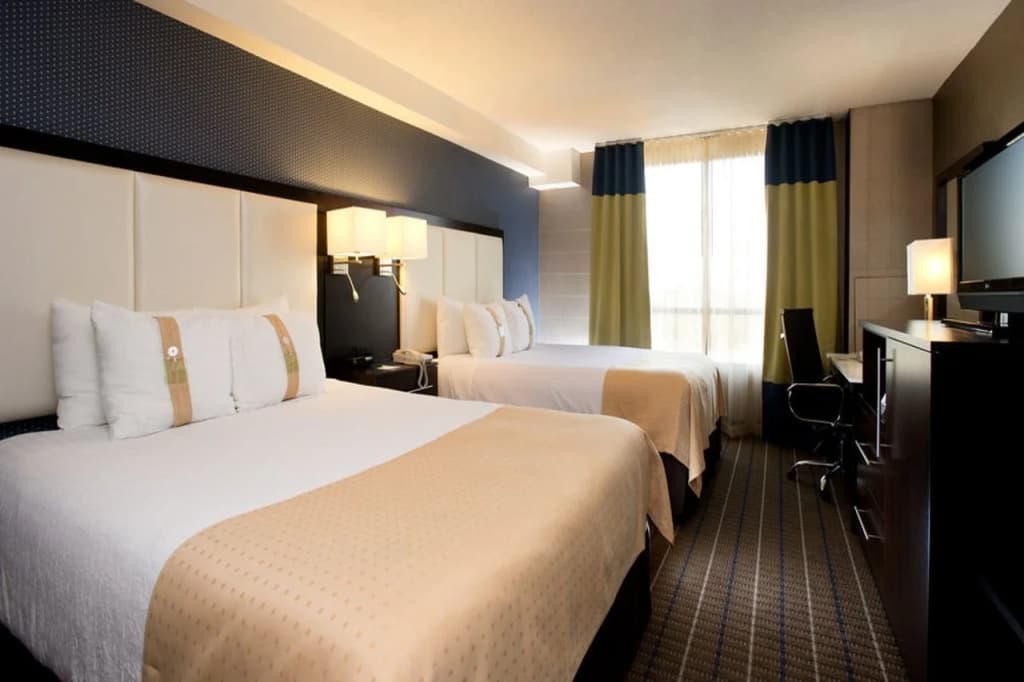 Holiday Inn & Suites Mississauga West / Meadowvale By IHG