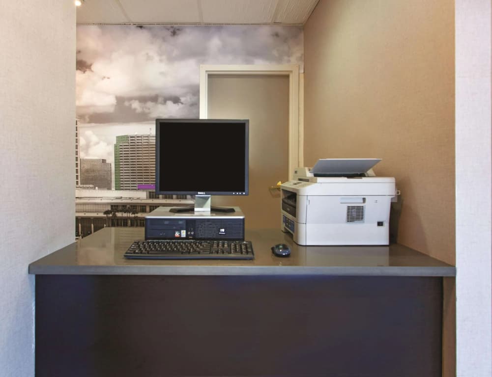 La Quinta Inn & Suites by Wyndham Tampa Bay Area-Tampa South