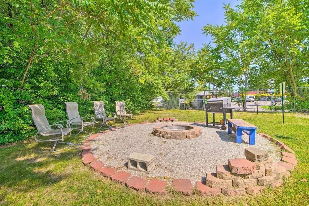 Spacious Springfield Apt < 4 Mi to Downtown!