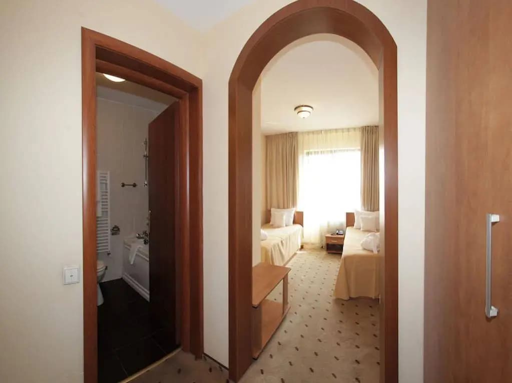 HOW Boutique and Hotel