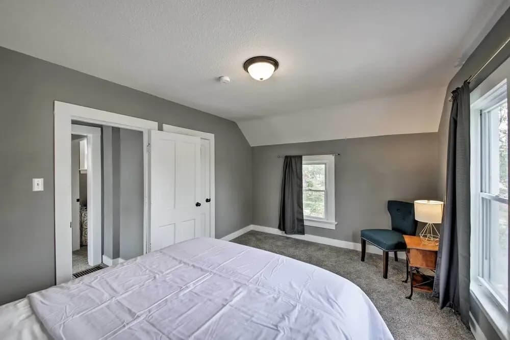 Lakeside Garden Home - 1 Mile to Main Street!