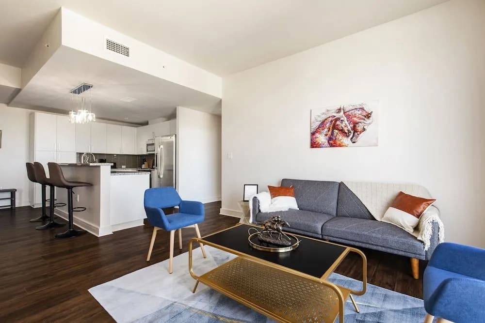 Louisville's Triple Crown Condo by Cozysuites