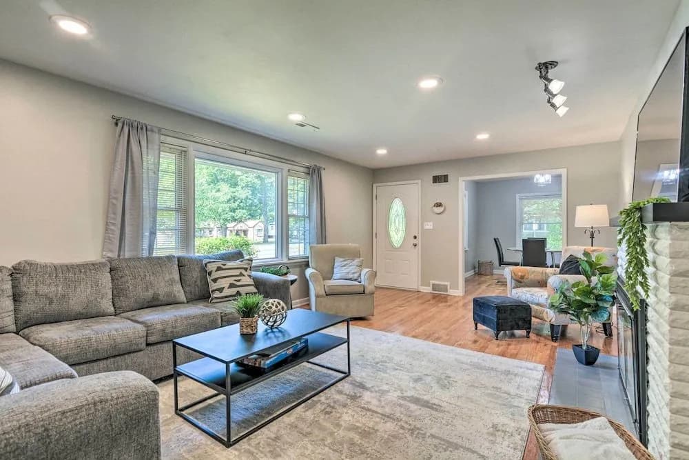 Charming Springfield Home w/ Private Backyard