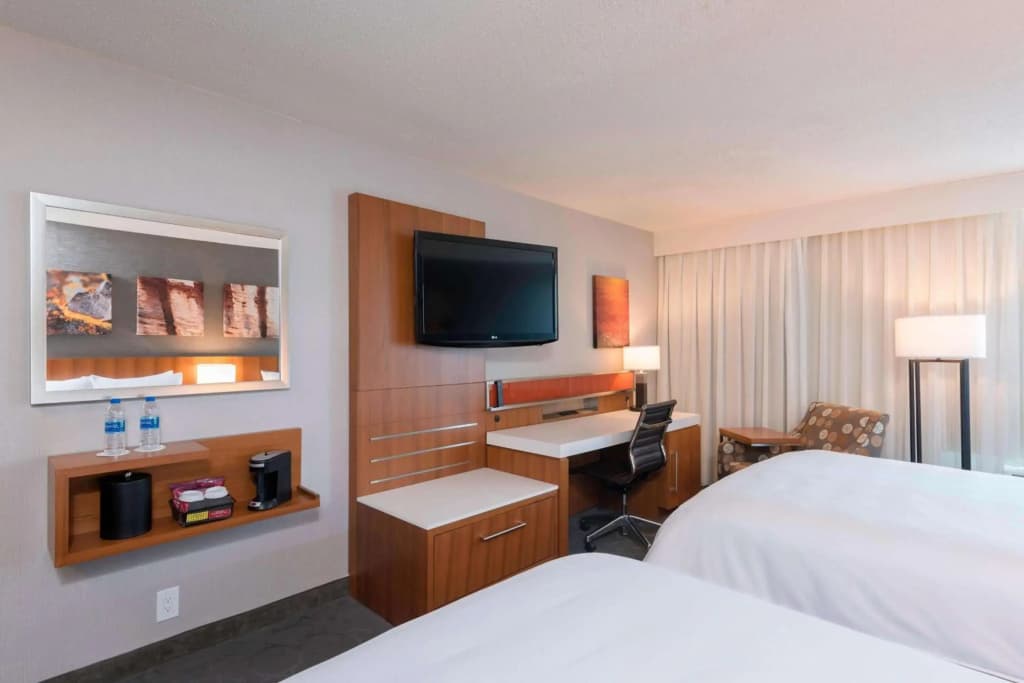 The Center Hotel Grand Rapids Airport