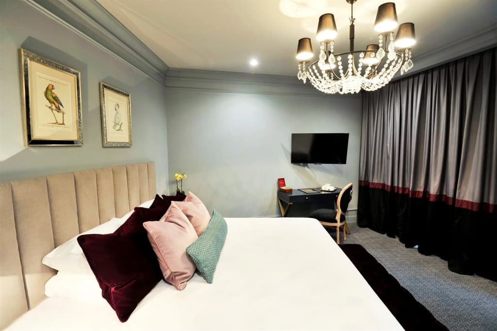 Royal Blue Hotel