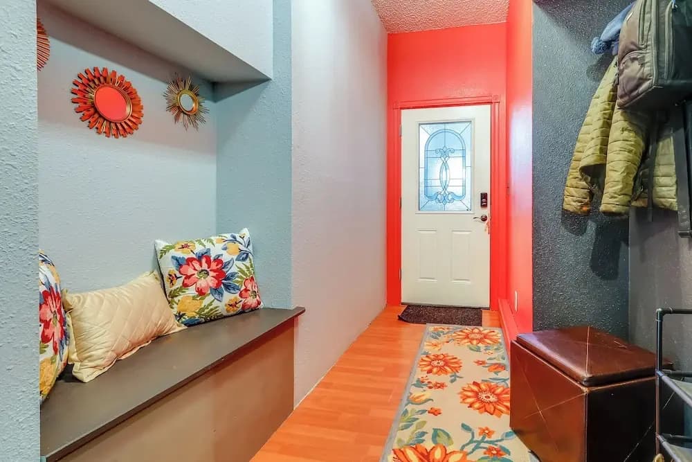 2 Mi to Dtwn: Cozy Getaway in Fairbanks!