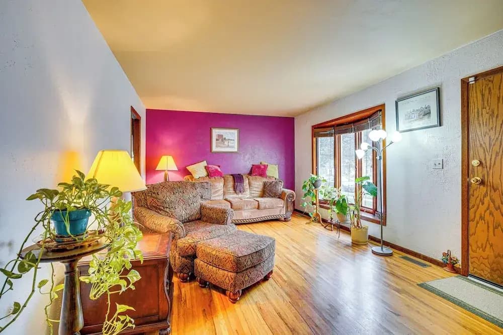 Walk to Parks & Greenway: Sioux Falls Getaway!