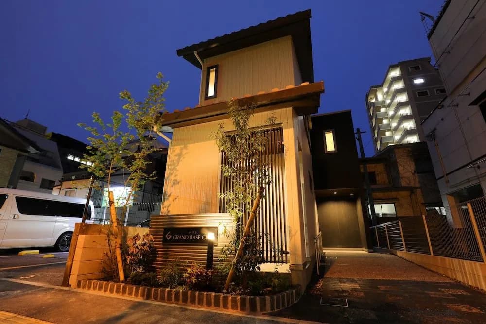 GRAND BASE Gion
