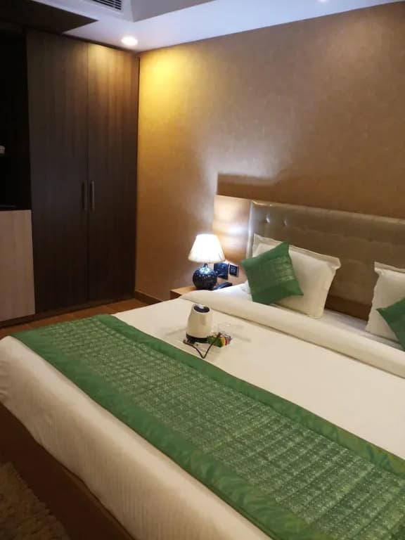 Capital O 13731 Palazzo Inn