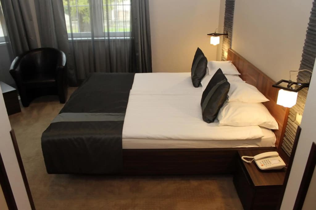 Lv Vay Villa Hotel