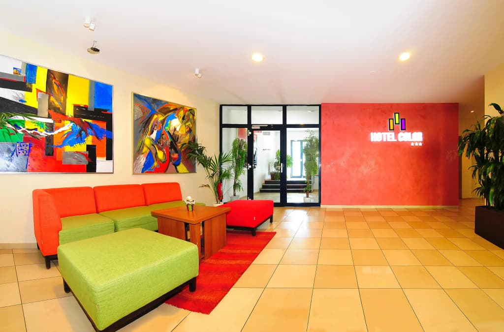 Hotel Color