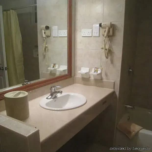 Photo 10