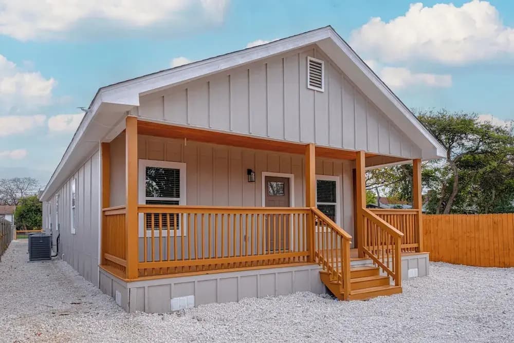 Your Inner-city Sanctuary: 3br/2ba Near Riverwalk