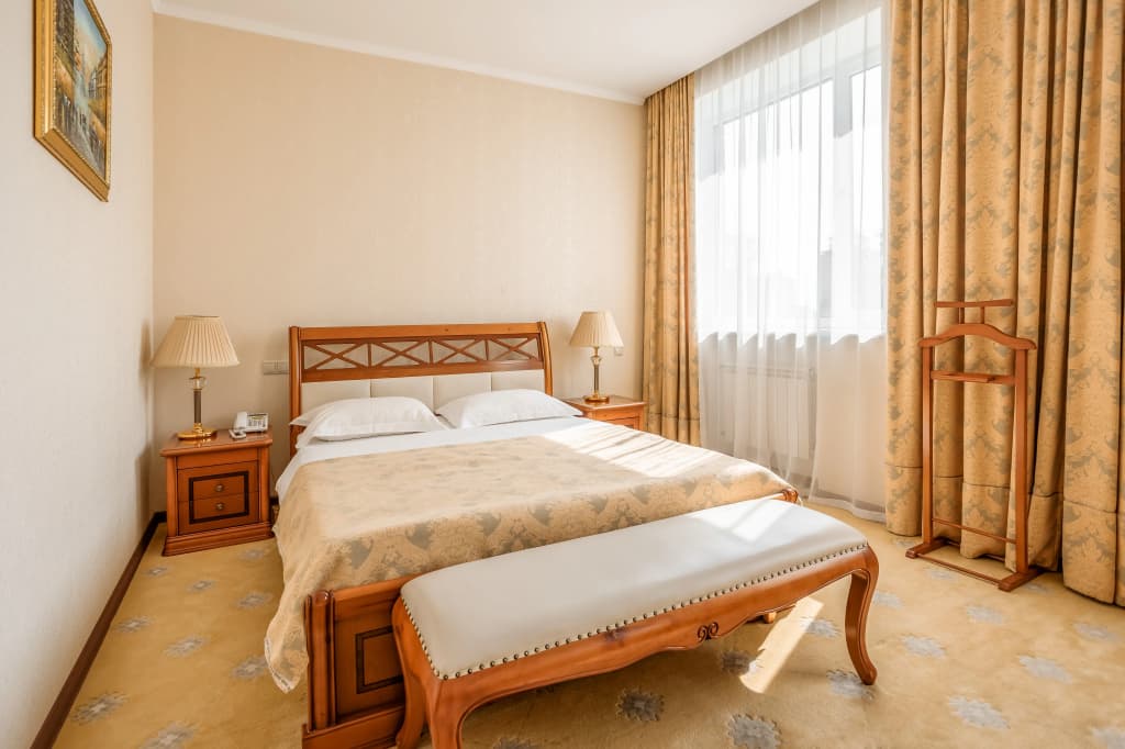Grand Hall Hotel