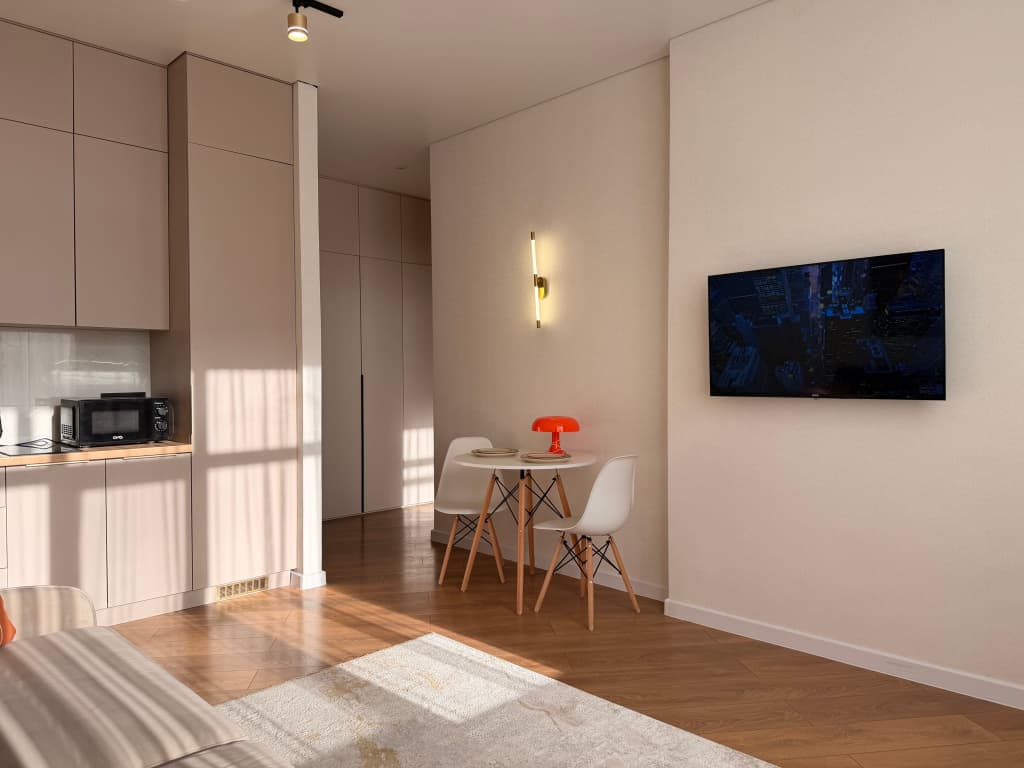 Shikarnaya Kvartira so Svezhim Remontom Flat