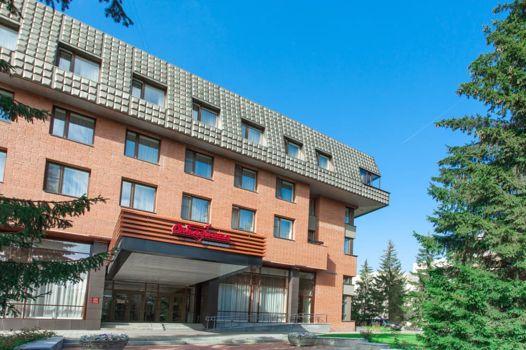 Oktyabrskaya Hotel