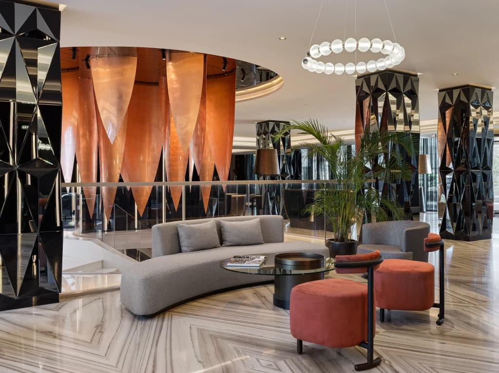 Seven Visions Resort And Places, The Dvin