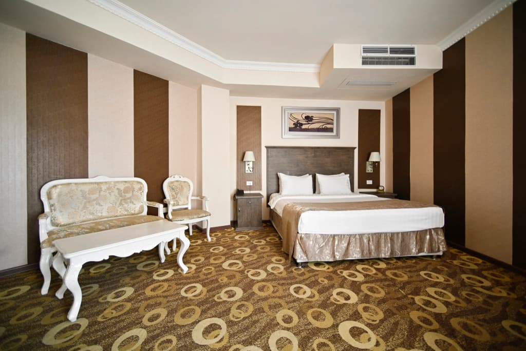 Imperial Palace Hotel