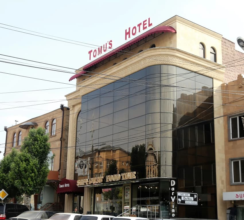 Tomu's Hotel