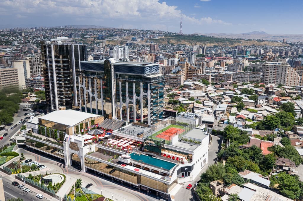 Seven Visions Resort And Places, The Dvin