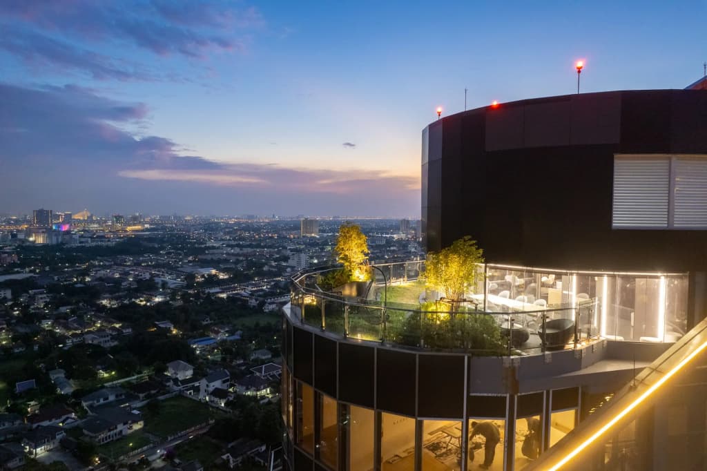 Oakwood Suites Tiwanon Bangkok Hotel