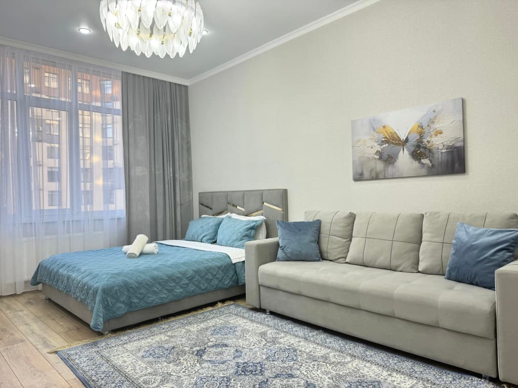 Tikhoye Mesto V Shumnom Gorode Flat