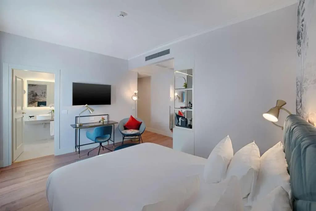 Photo 6
