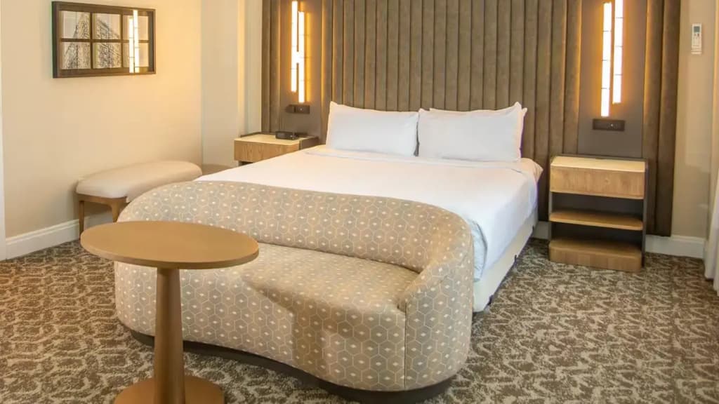 Hotel Flor Tampa Downtown, Tapestry Collection by Hilton